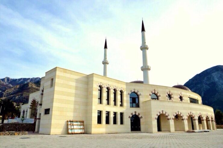 Islamski_centar_i_dzamija_Sulejmanija_Bar1b